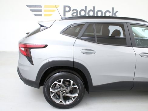 Used 2024 Chevrolet Trax LT w/ Driver Confidence Package FWD image 10