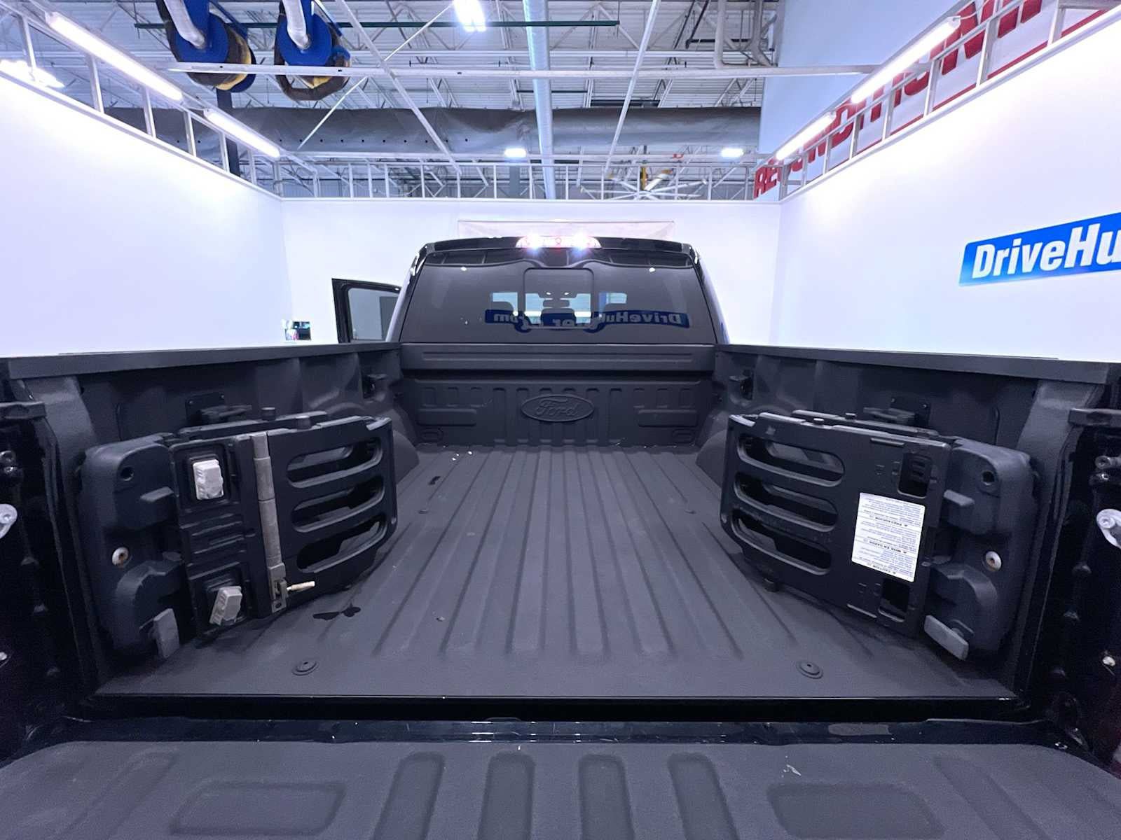 Used 2017 Ford F150 Raptor w/ Equipment Group 801A Mid AWD/4WD image 43