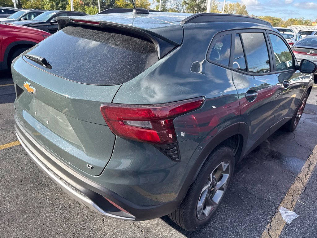 Used 2025 Chevrolet Trax LT w/ LT Convenience Package FWD image 6