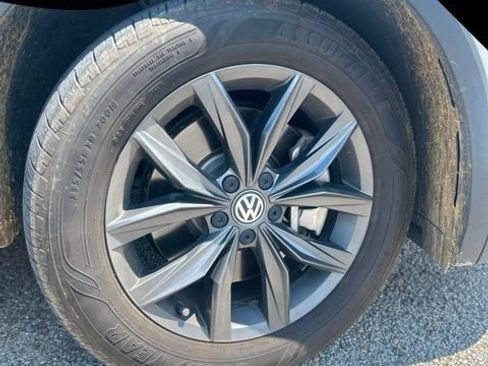 Used 2023 Volkswagen Tiguan SE FWD image 8