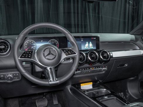 Certified 2026 Mercedes-Benz GLB 250 image 18