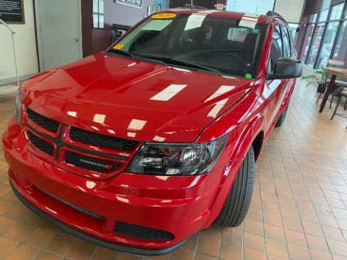 Used 2020 Dodge Journey SE w/ SE Popular Equipment Group image 7