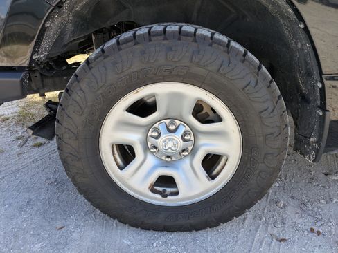 Used 2019 RAM 1500 Tradesman image 11