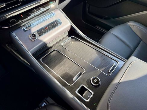 New 2025 Lincoln Aviator AWD w/ Jet Appearance Package image 25