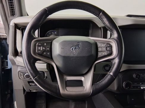 Used 2023 Ford Bronco Badlands image 14