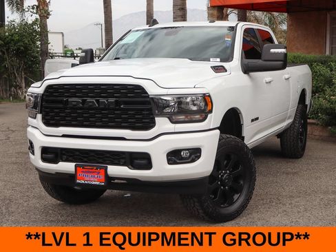 Used 2024 RAM 2500 Big Horn w/ Night Edition AWD/4WD image 4
