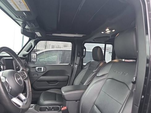 Used 2023 Jeep Wrangler Unlimited Sahara AWD/4WD image 4