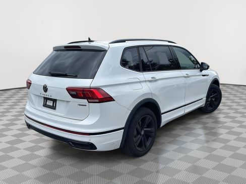 Used 2024 Volkswagen Tiguan SE R-Line AWD/4WD image 2