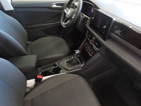 New 2026 Volkswagen Taos SE FWD image 26