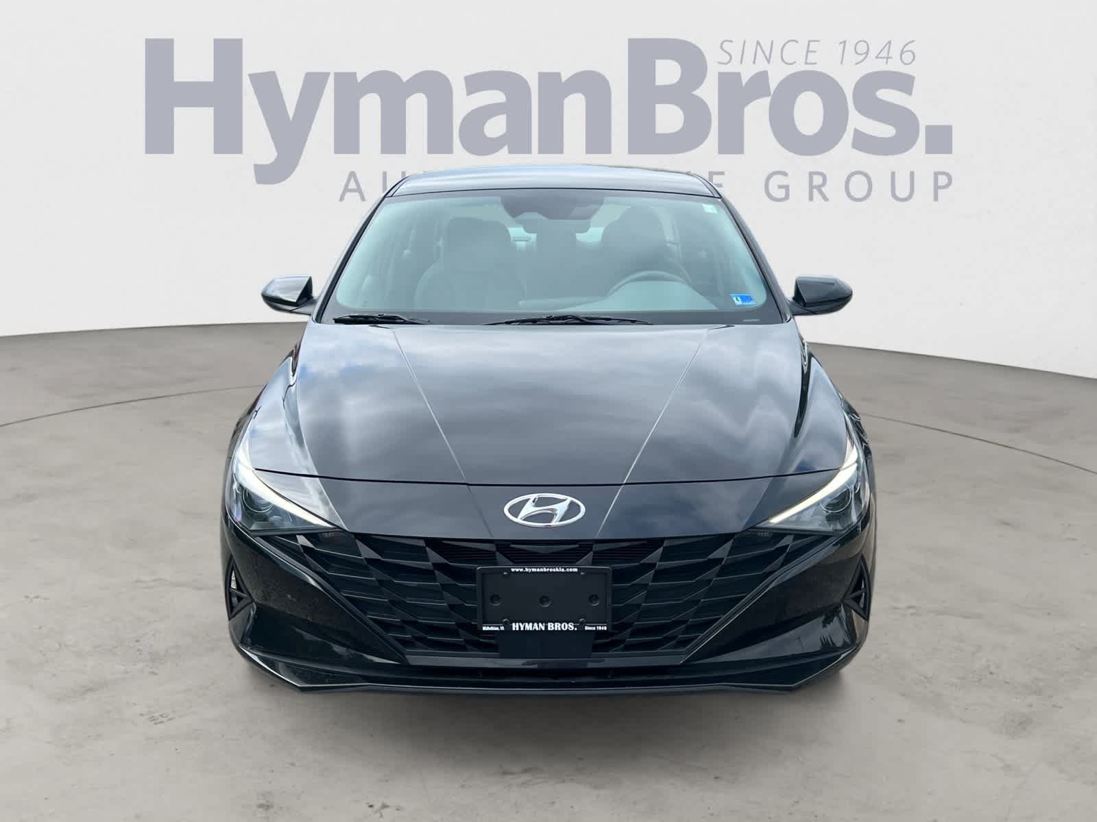 Used 2022 Hyundai Elantra SEL w/ Convenience Package FWD image 9