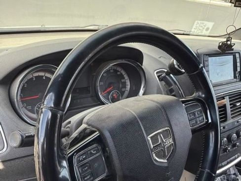 Used 2017 Dodge Grand Caravan SXT FWD image 24