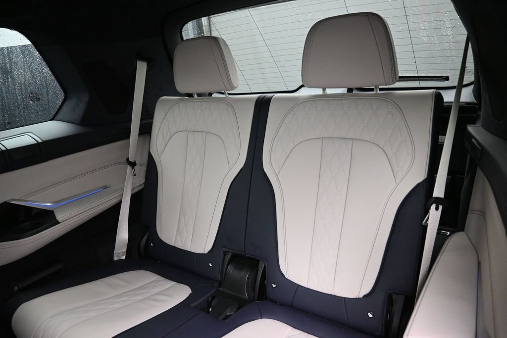 Used 2020 BMW X7 xDrive40i w/ Executive Package AWD/4WD image 37