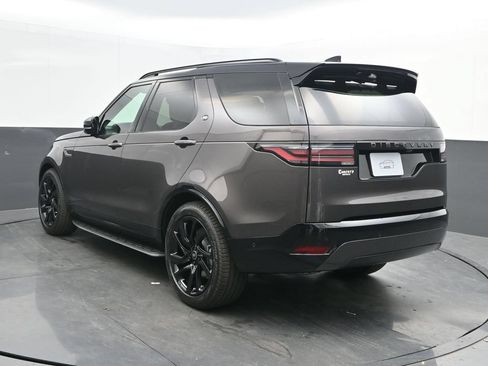 Used 2025 Land Rover Discovery Dynamic SE AWD/4WD image 3