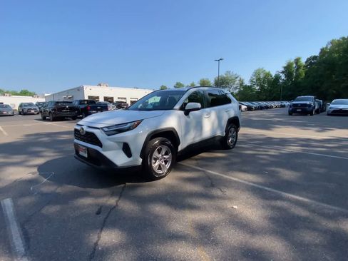 Used 2025 Toyota RAV4 XLE AWD/4WD image 7