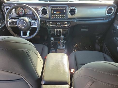 Used 2019 Jeep Wrangler Unlimited Sahara image 15