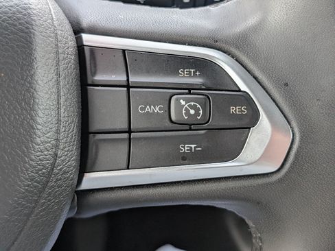 Used 2025 Jeep Compass Latitude AWD/4WD image 21