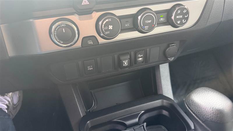 Used 2019 Toyota Tacoma SR5 AWD/4WD image 34