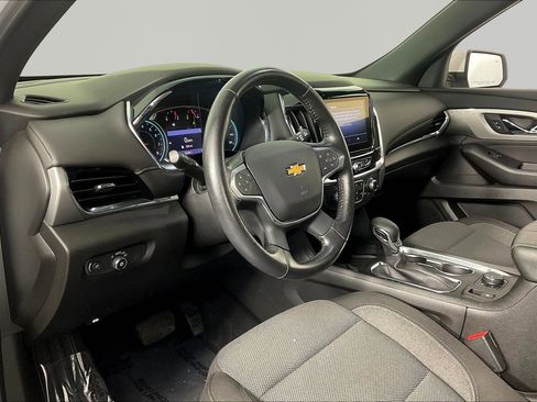 Used 2022 Chevrolet Traverse LT FWD image 16