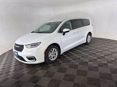 Used 2023 Chrysler Pacifica Touring-L