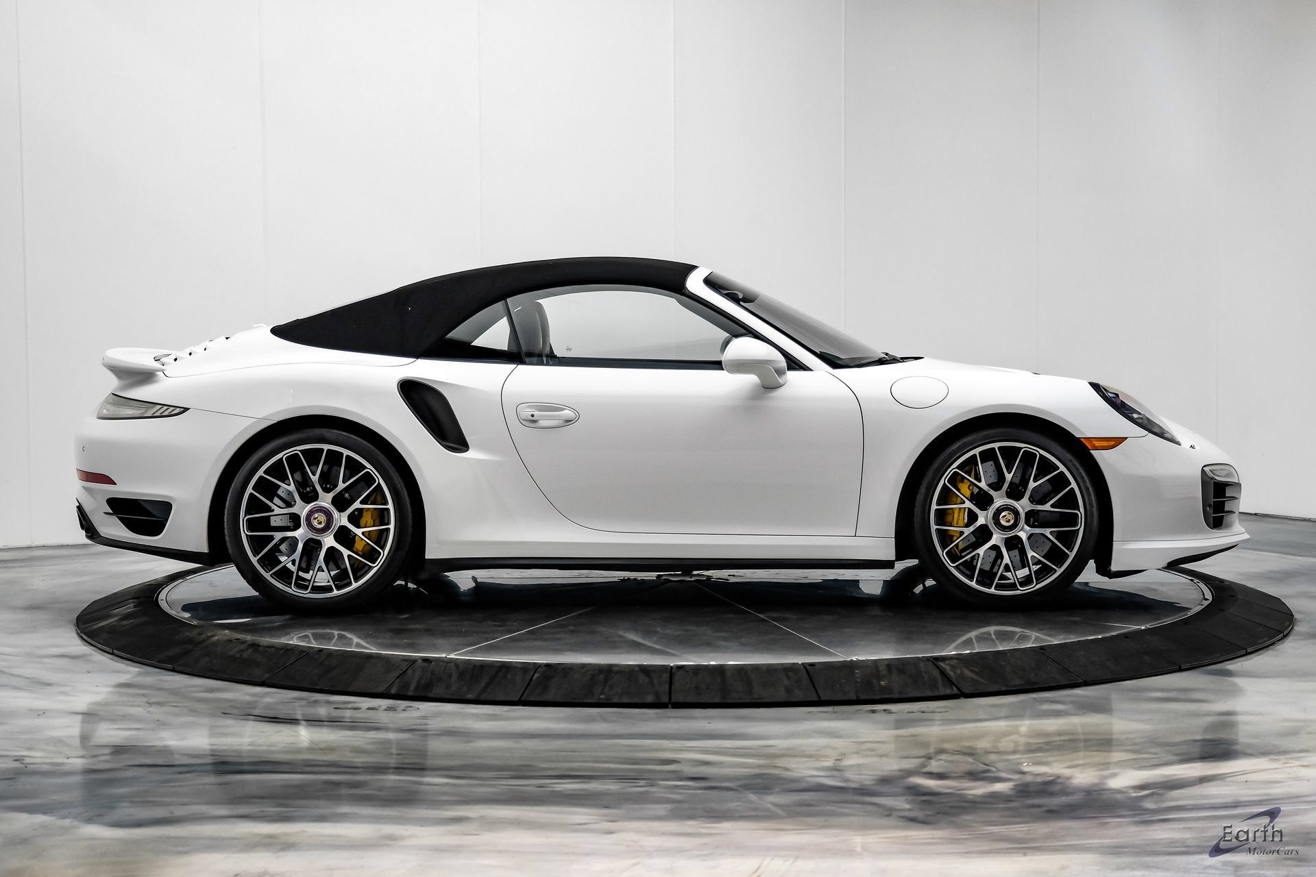 Used 2016 Porsche 911 Turbo S AWD/4WD image 24