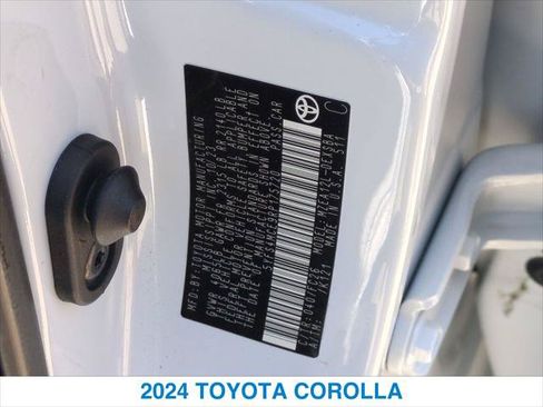 Used 2024 Toyota Corolla SE w/ SE Convenience Package FWD image 26