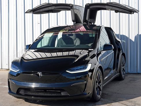 Used 2022 Tesla Model X image 49