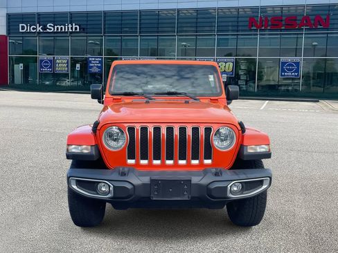 Used 2018 Jeep Wrangler Unlimited Sahara image 2