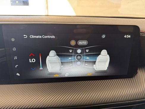 Used 2025 Nissan Kicks SR FWD image 53