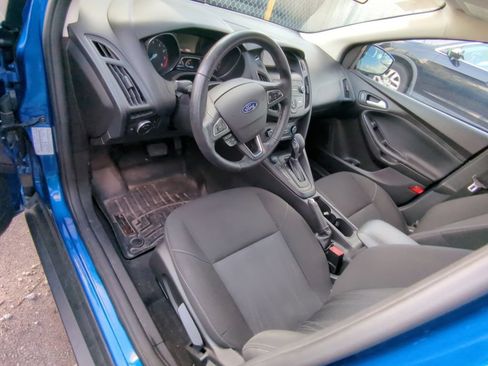 Used 2018 Ford Focus SE w/ Cold Weather Package FWD image 7
