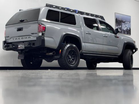 Used 2017 Toyota Tacoma TRD Pro AWD/4WD image 5