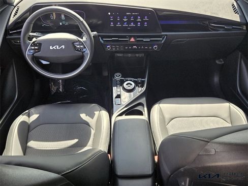 Certified 2023 Kia Niro EX w/ EX Cold Weather Package image 13