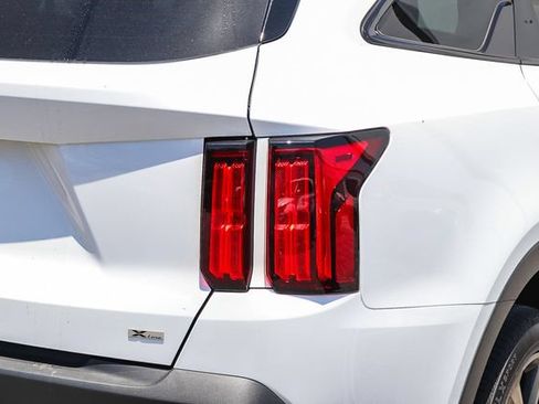 Used 2023 Kia Sorento SX Prestige AWD/4WD image 9