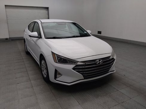 Used 2019 Hyundai Elantra SE w/ Cargo Package FWD image 13