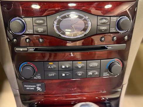 Used 2011 INFINITI G37 Sport w/ Premium Pkg image 31