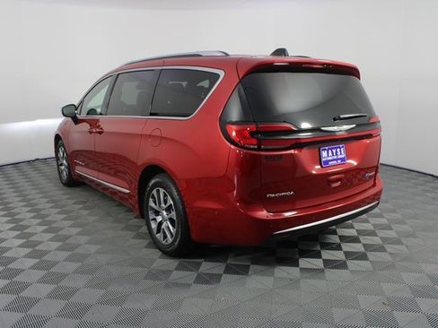 Used 2025 Chrysler Pacifica Pinnacle image 28