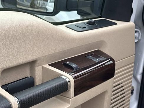 Used 2009 Ford F250 Lariat image 15