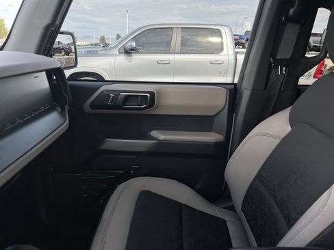 Used 2022 Ford Bronco Wildtrak AWD/4WD image 11