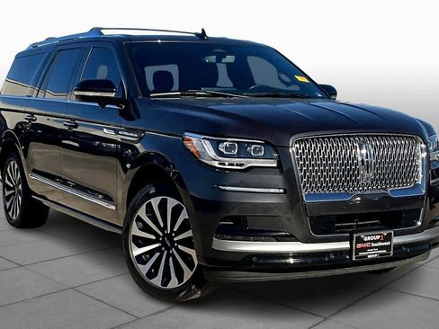 Used 2024 Lincoln Navigator L Reserve image 2