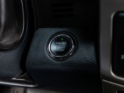 Used 2022 Ford F250 Lariat w/ Black Appearance Package AWD/4WD image 22