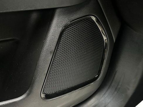 Used 2024 Jeep Compass Limited image 19