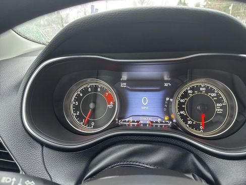 Used 2020 Jeep Cherokee Limited image 25