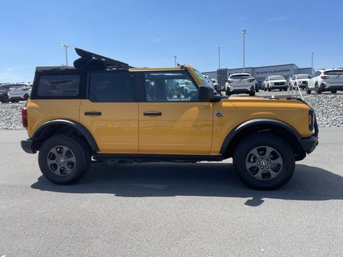 Used 2022 Ford Bronco Black Diamond AWD/4WD image 2