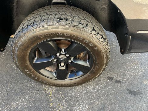 Used 2018 RAM 1500 Express w/ Express Value Package AWD/4WD image 12