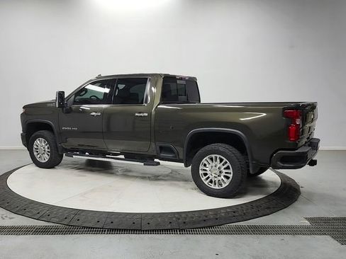 Used 2023 Chevrolet Silverado 2500 High Country w/ Safety Package II AWD/4WD image 5