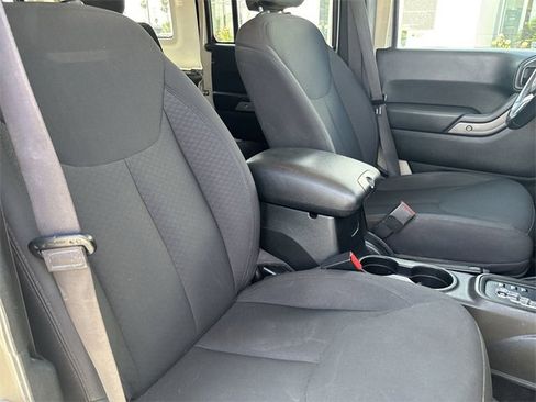 Used 2018 Jeep Wrangler Unlimited Sport S image 11