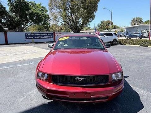 Used 2006 Ford Mustang Convertible image 9