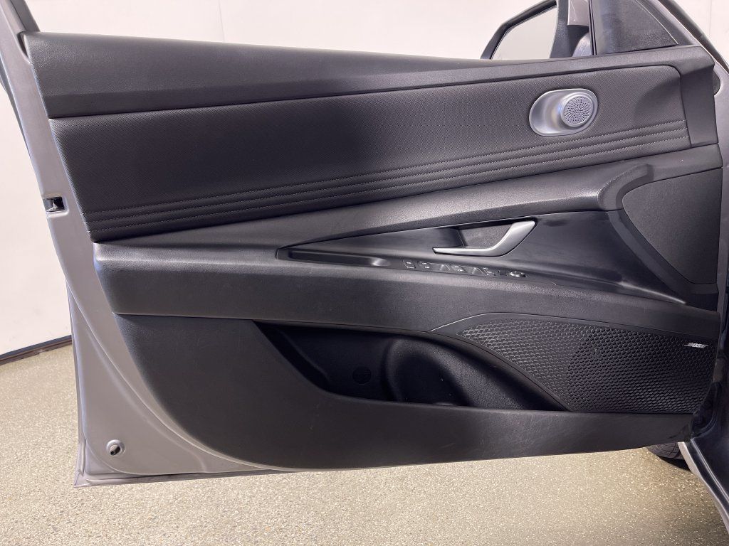 Certified 2025 Hyundai Elantra Limited FWD image 20
