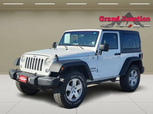 Used 2014 Jeep Wrangler Sport AWD/4WD image 3