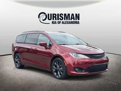 Used 2018 Chrysler Pacifica Touring-L w/ Premium Audio Group