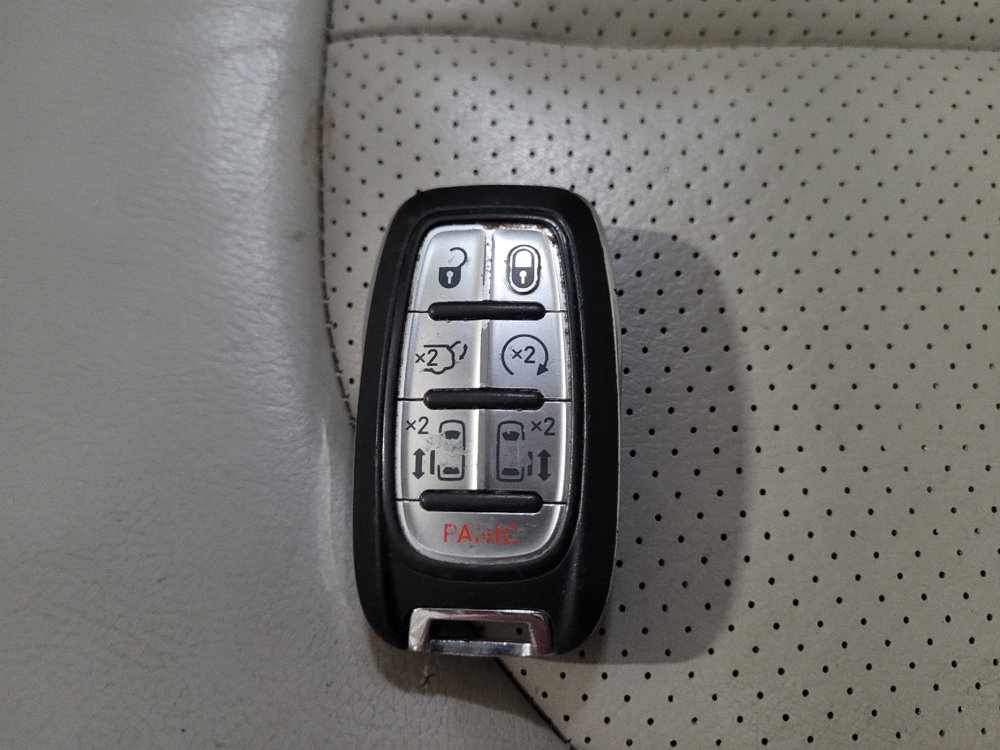 Used 2017 Chrysler Pacifica Touring-L Plus w/ Advanced Safetytec Group FWD image 32